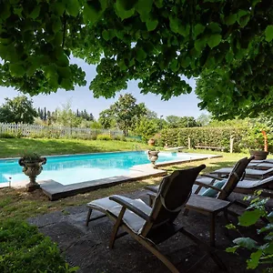 https://villa-il-rossignolo.it-tuscanyhotel.com